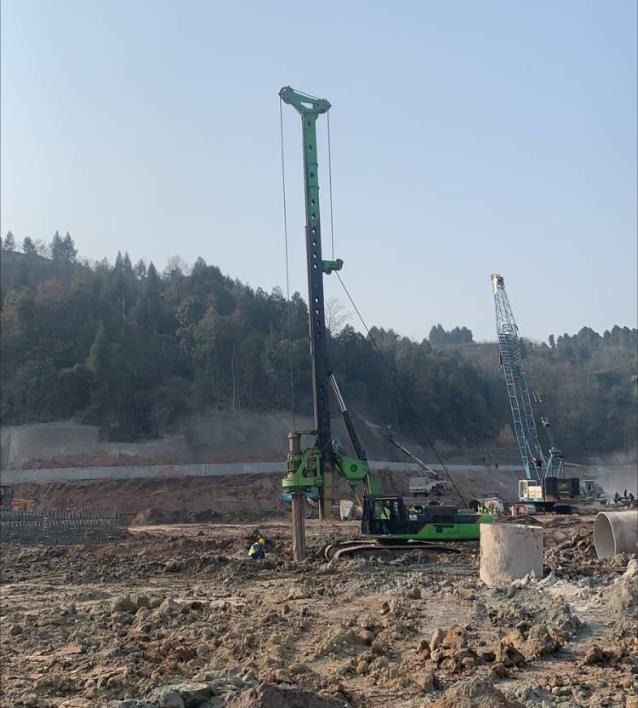 旋挖桩,钻孔贯注桩，桩基施工，桩根本